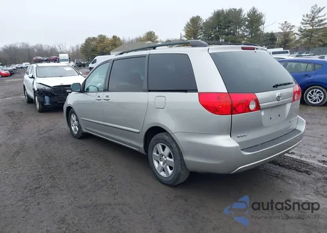 2007 Toyota Sienna Le z USA, uszkodzony, nr VIN 5TDZK23C47S037725